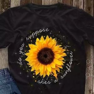 Do you suppose she is a sunflower t-shirt!